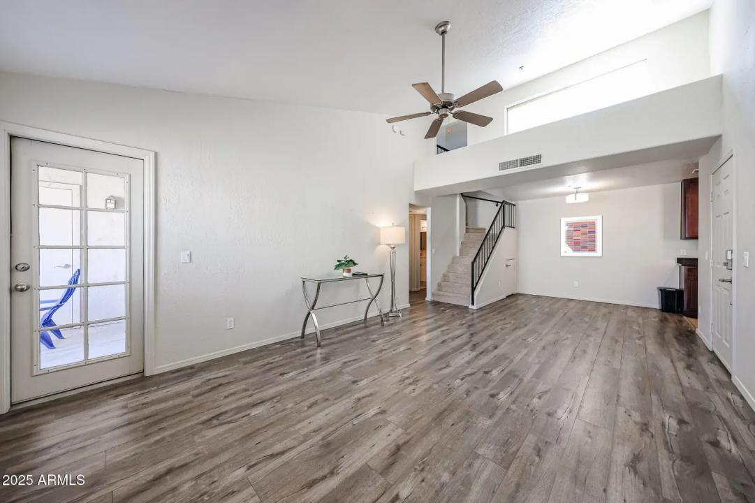 Real Estate Picture 5