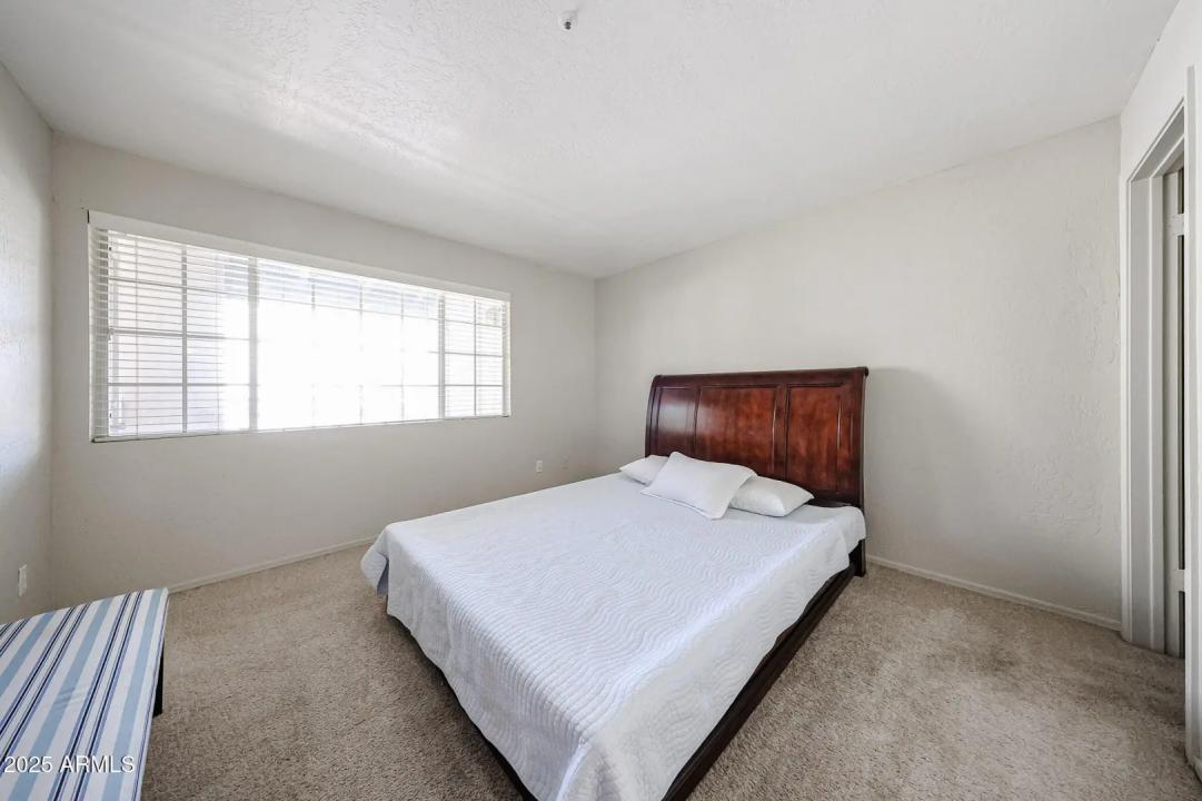 Real Estate Picture 12