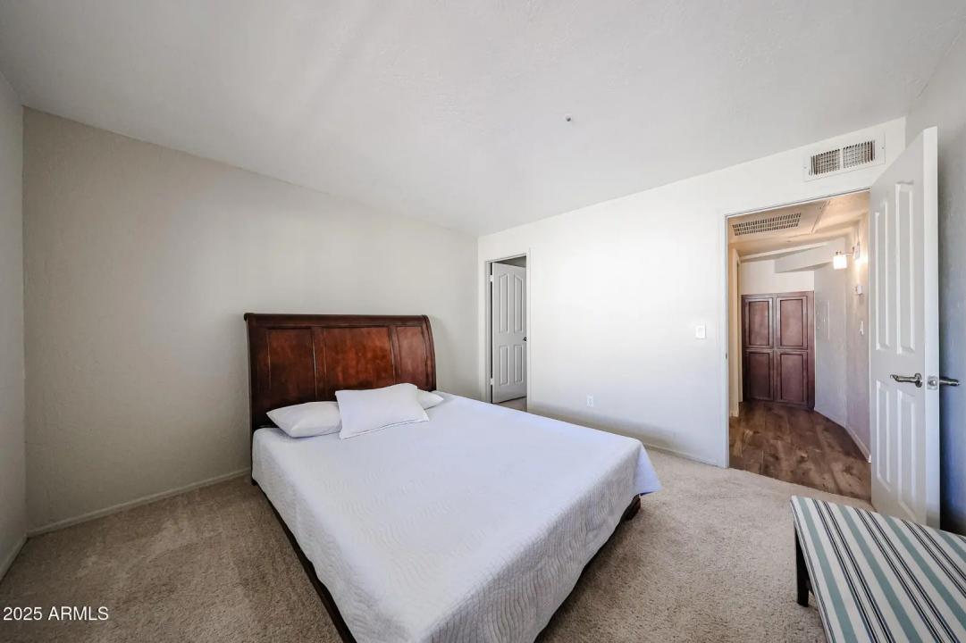 Real Estate Picture 13