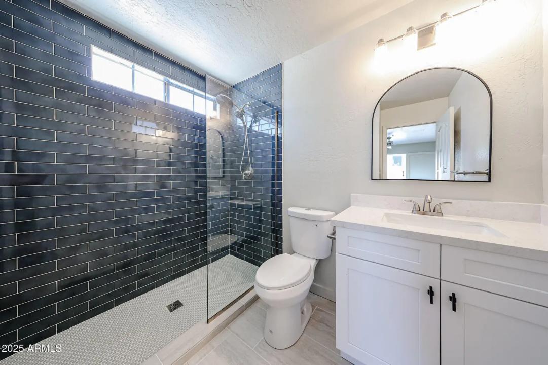 Real Estate Picture 15