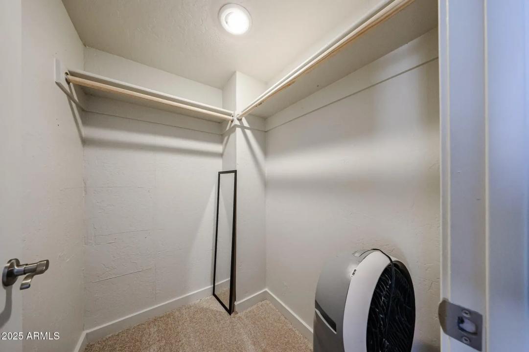 Real Estate Picture 16