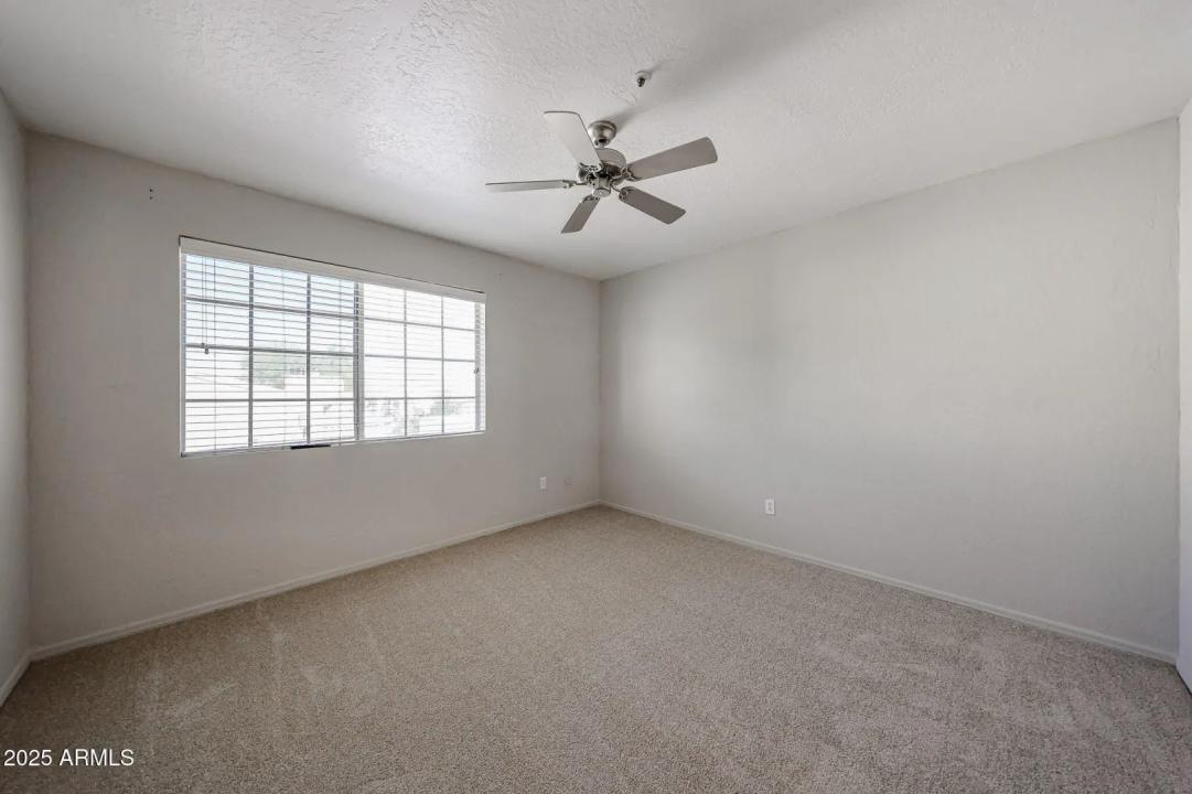 Real Estate Picture 17