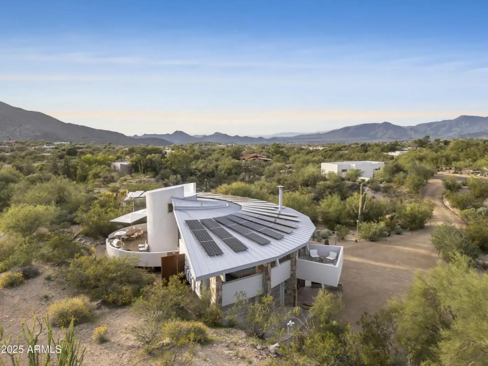 Real Estate Picture 3