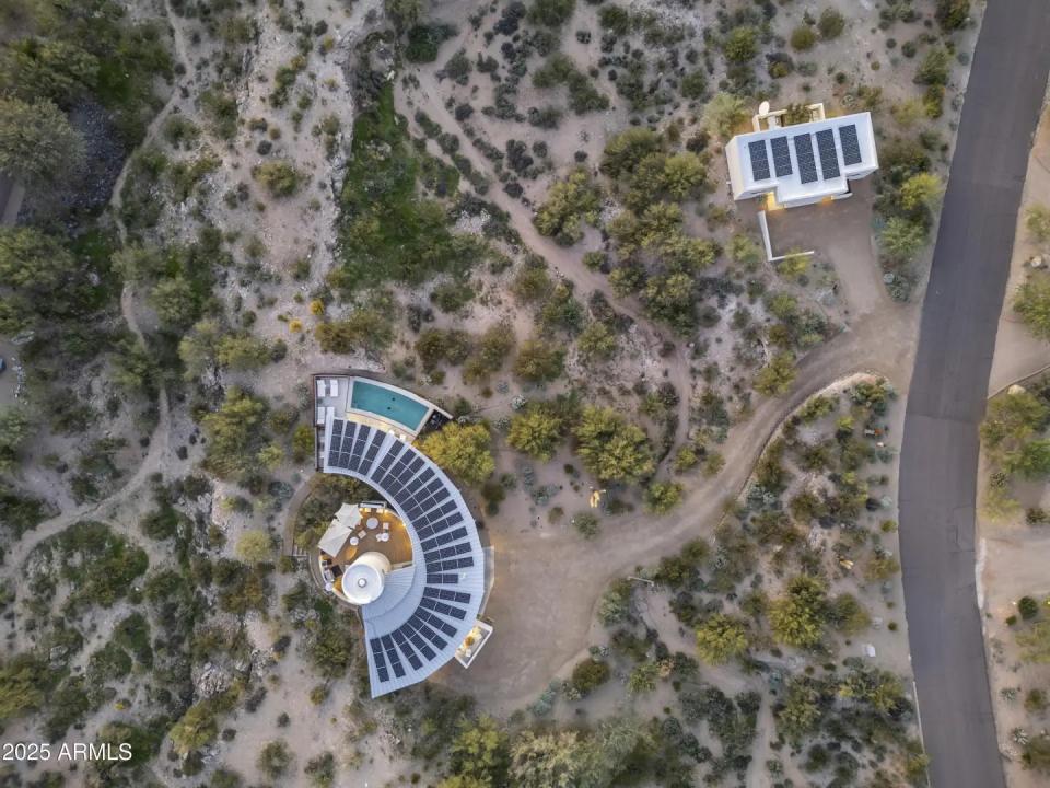 Real Estate Picture 11