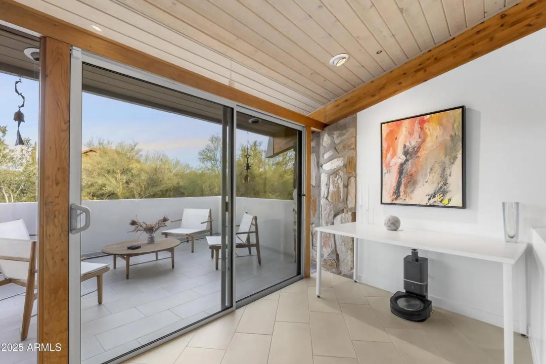 Real Estate Picture 16