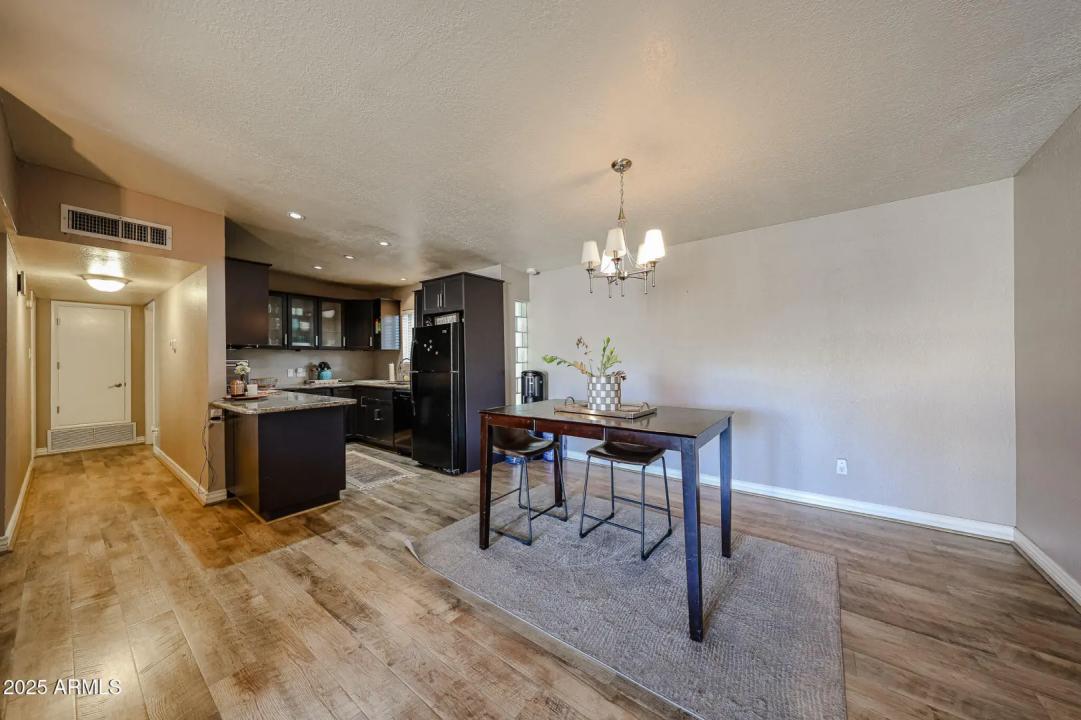 Real Estate Picture 5