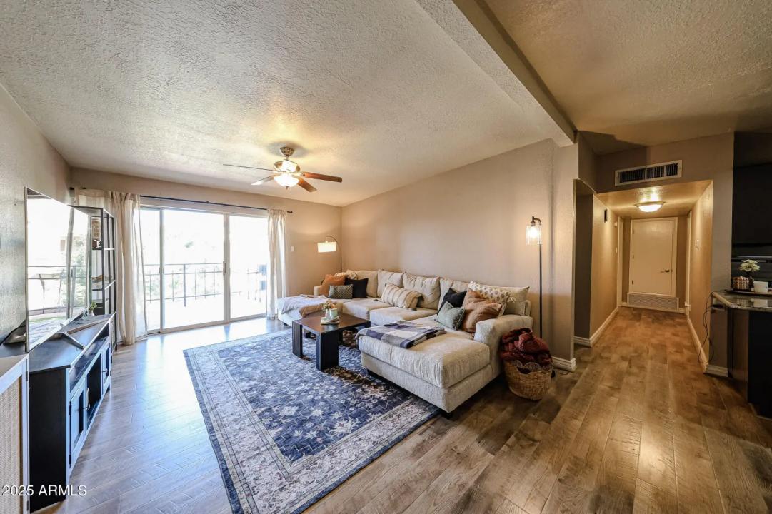 Real Estate Picture 3