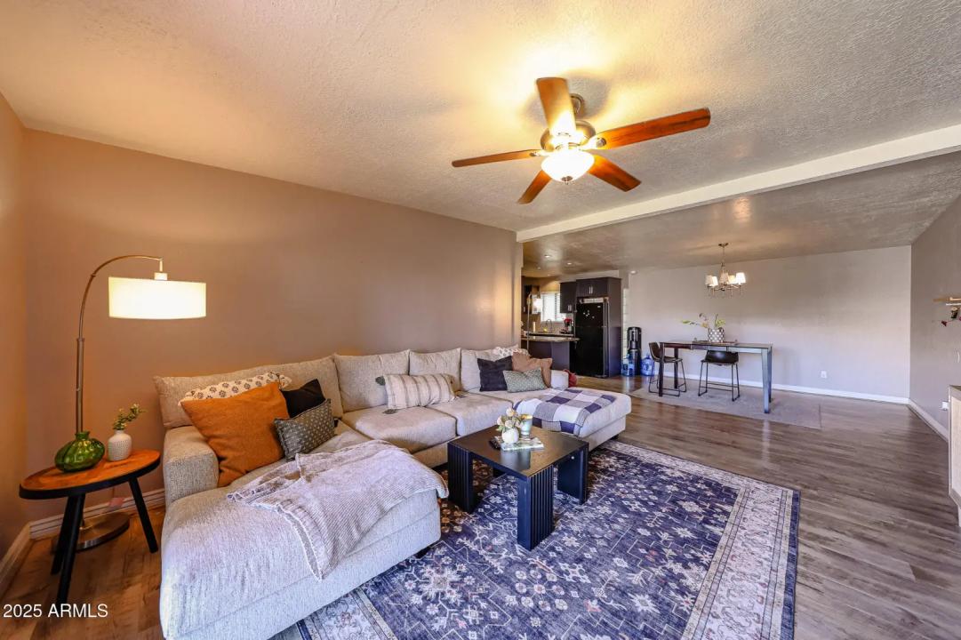 Real Estate Picture 4