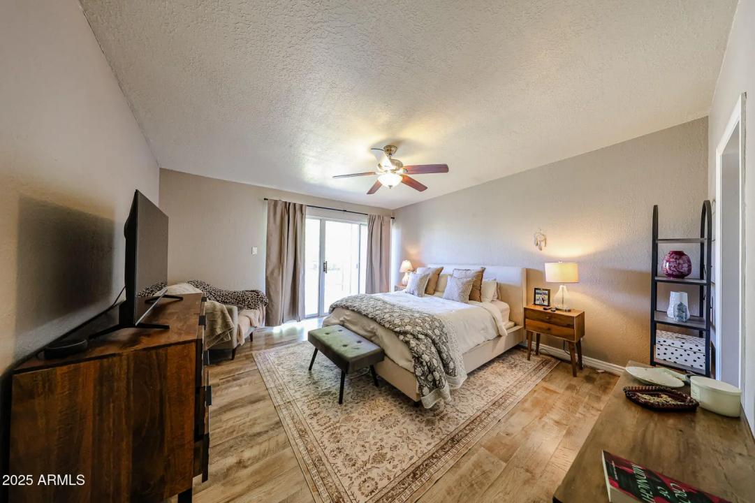 Real Estate Picture 11