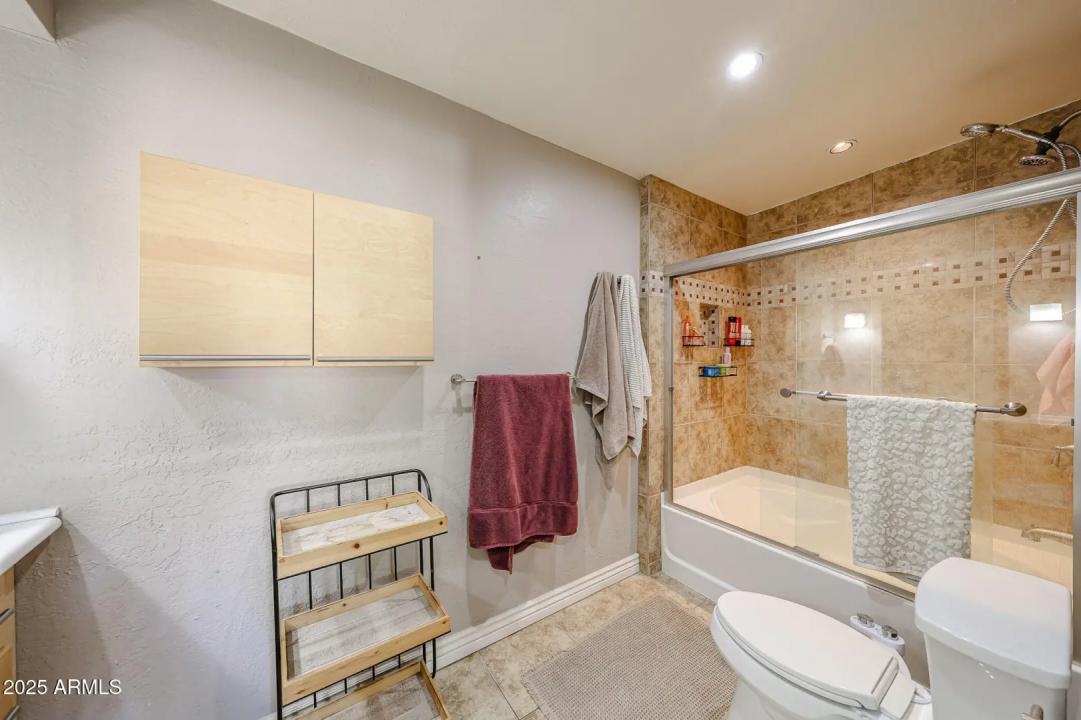 Real Estate Picture 16