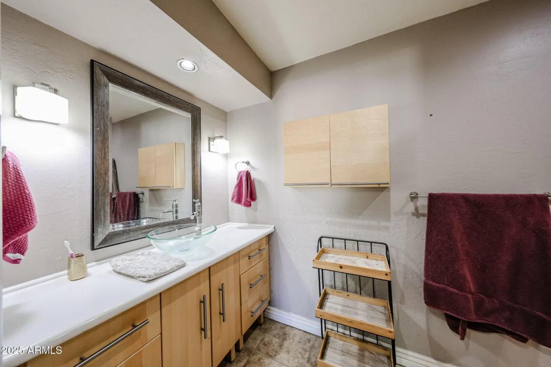 Real Estate Picture 17