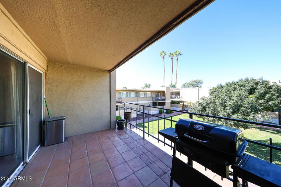Real Estate Picture 23