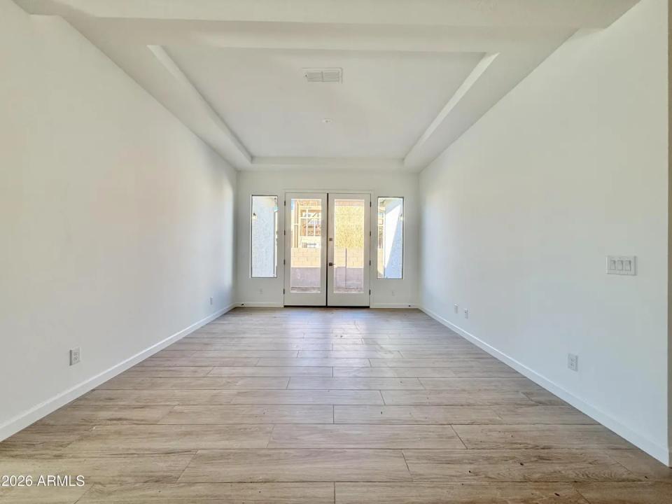 Real Estate Picture 11