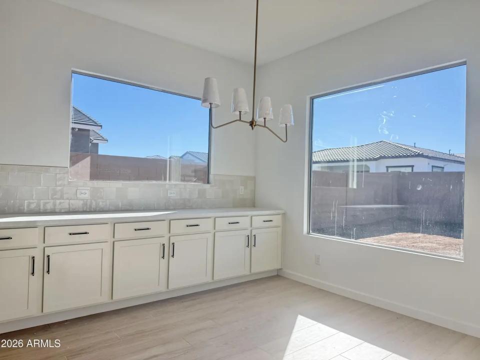 Real Estate Picture 17