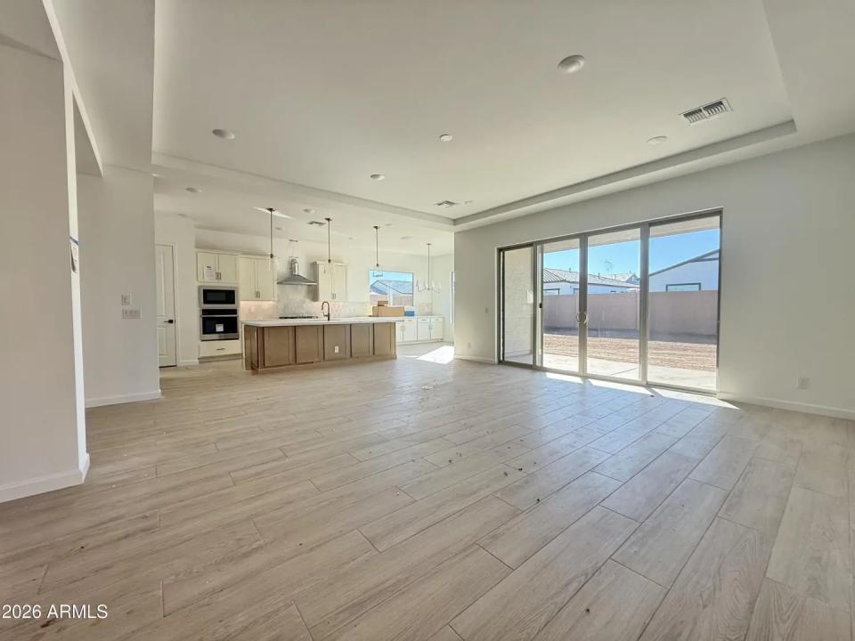 Real Estate Picture 20