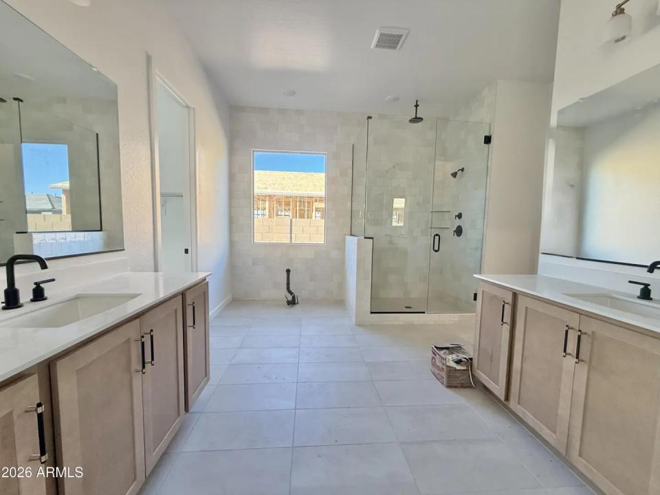 Real Estate Picture 26