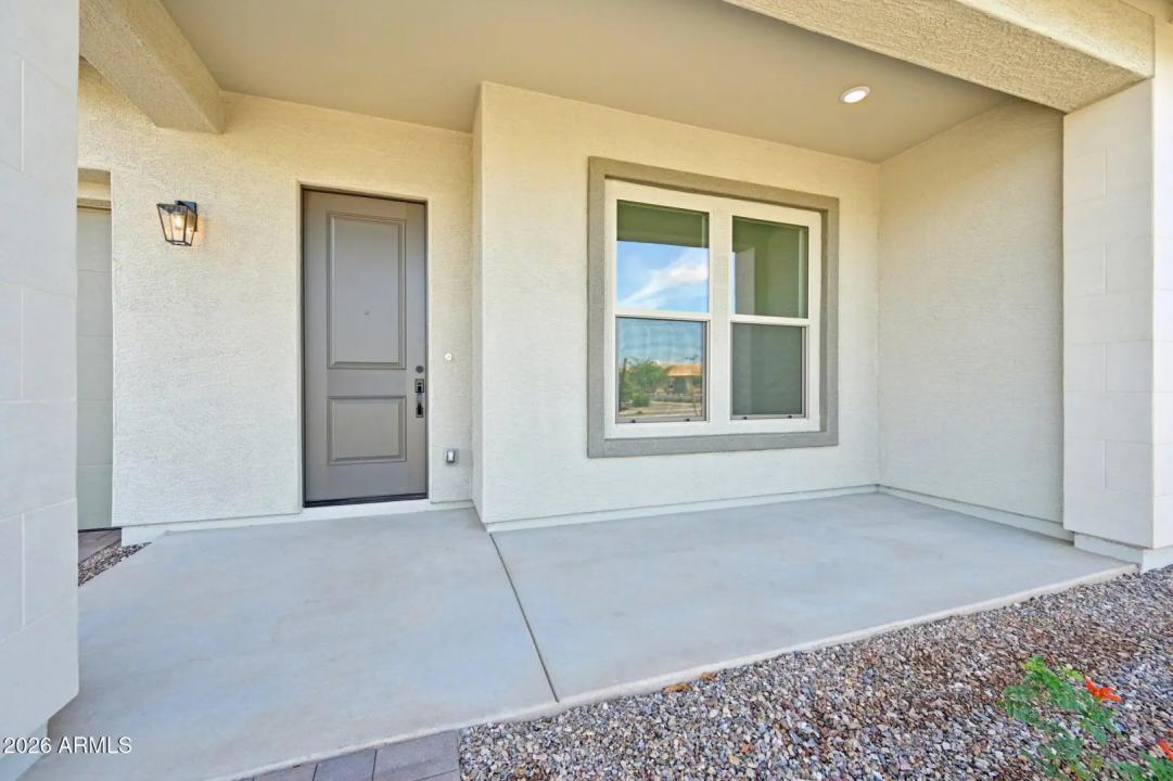 Real Estate Picture 4