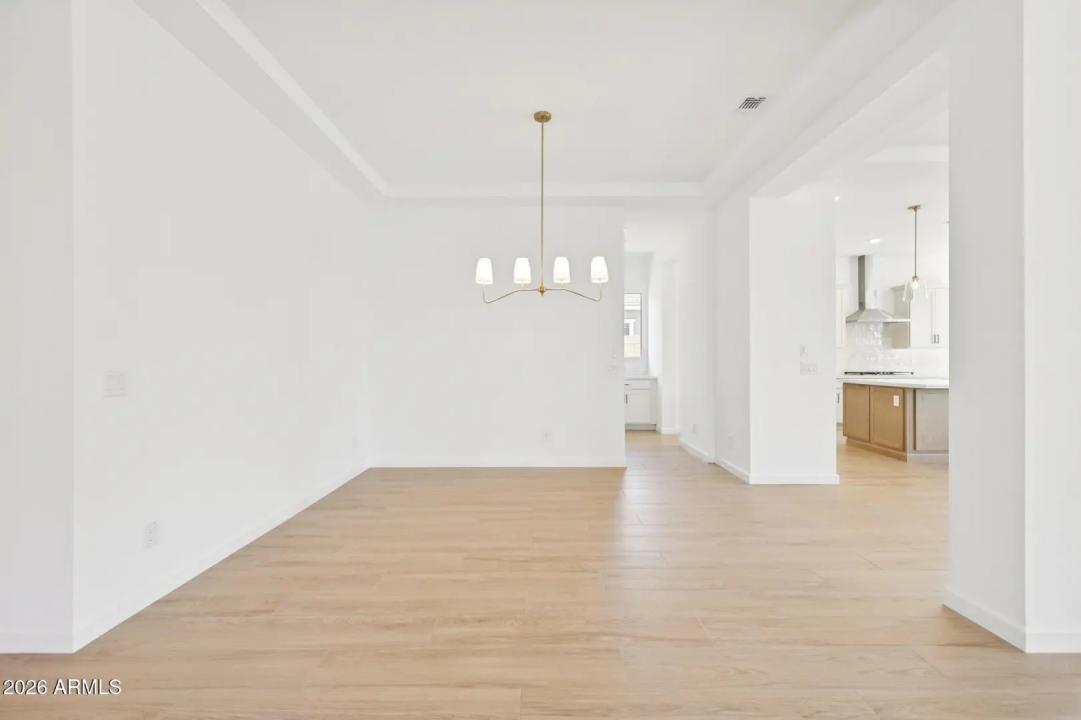 Real Estate Picture 7