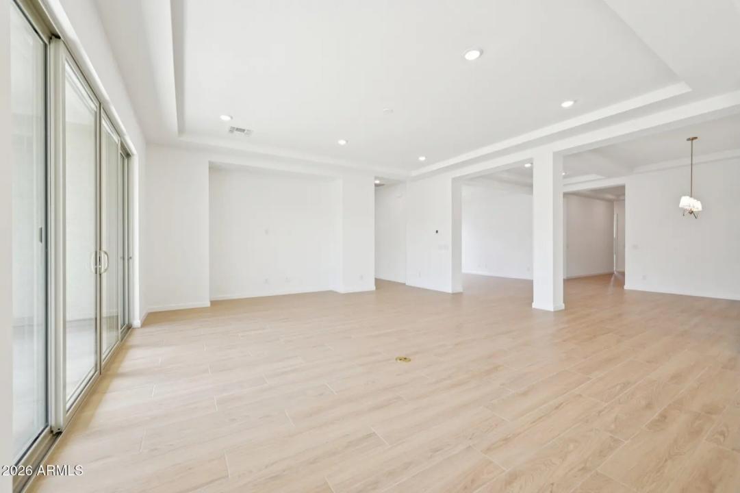 Real Estate Picture 9