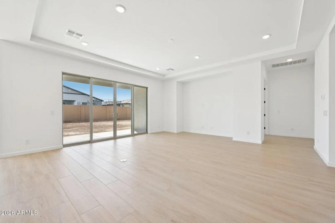 Real Estate Picture 10