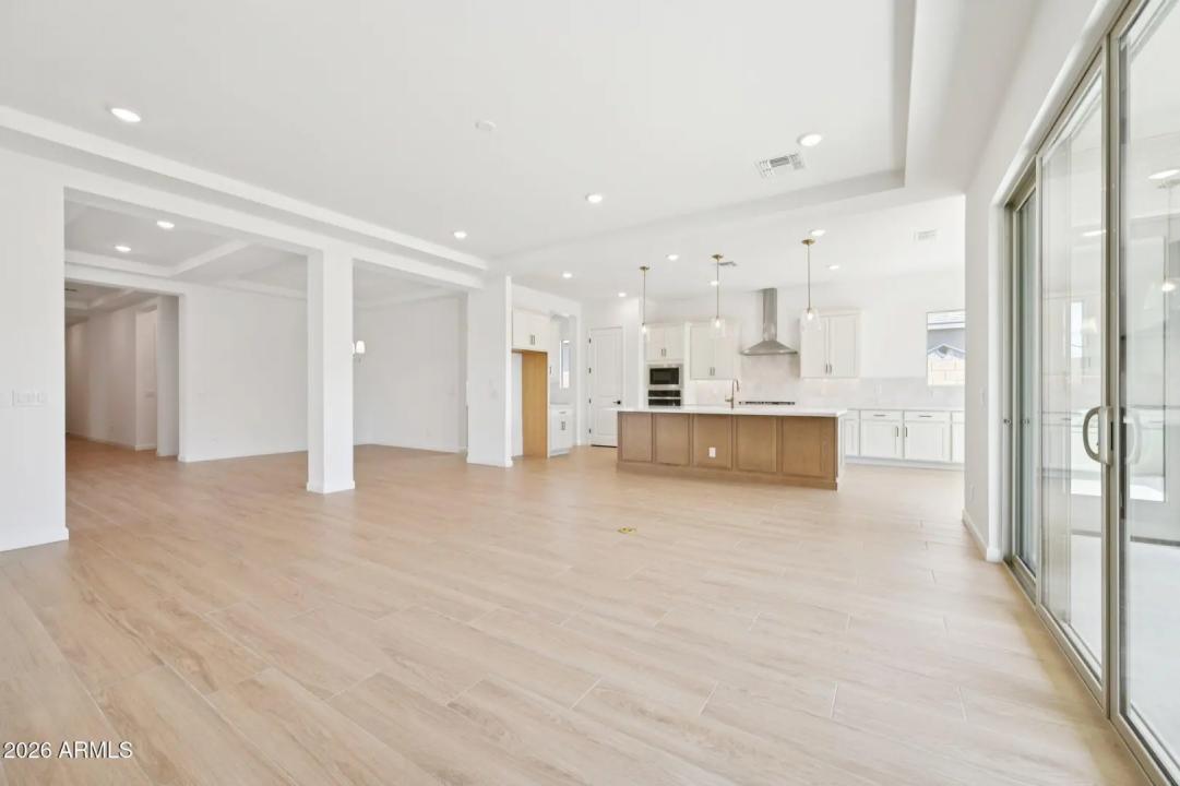 Real Estate Picture 12