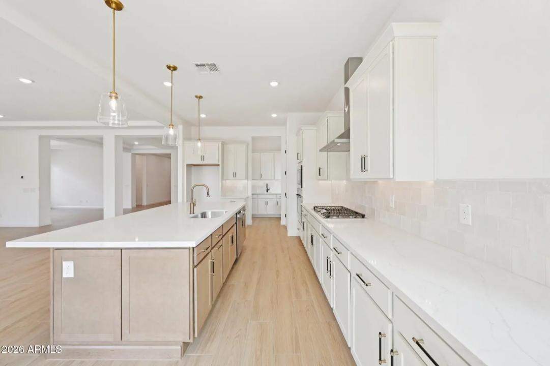 Real Estate Picture 17