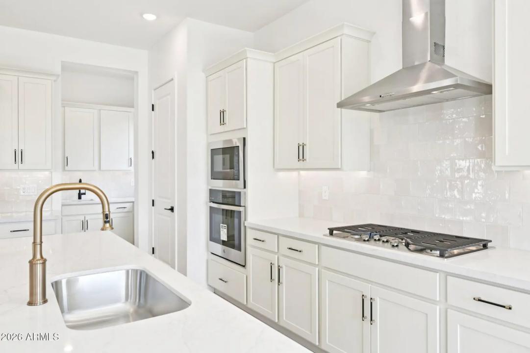 Real Estate Picture 19