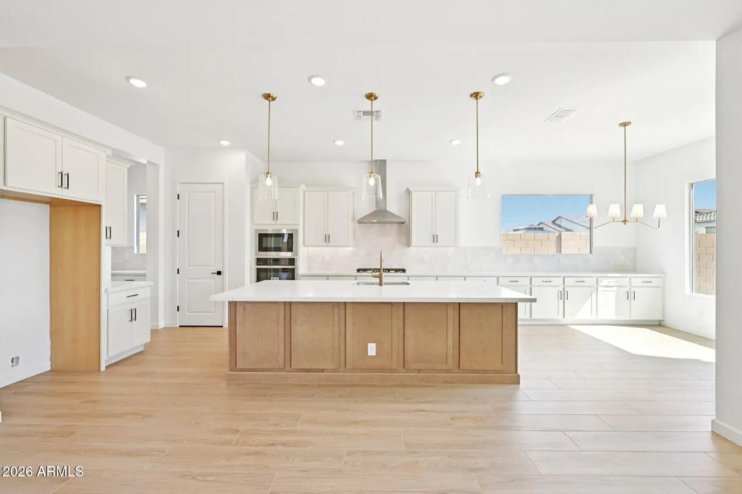 Real Estate Picture 20