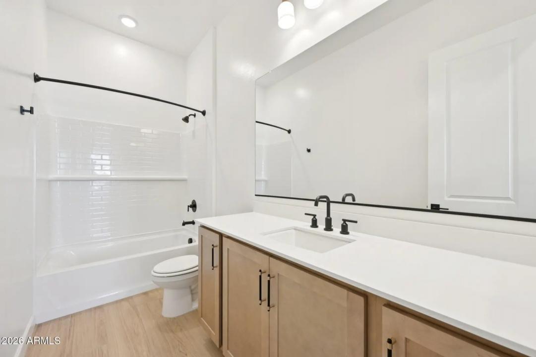 Real Estate Picture 21