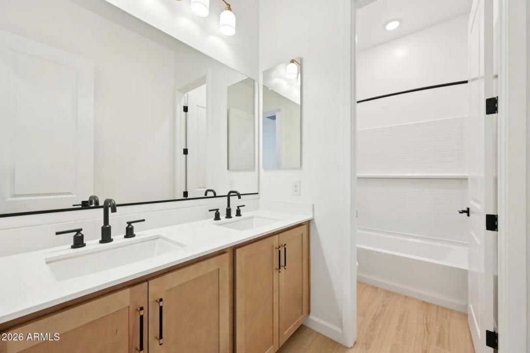 Real Estate Picture 24