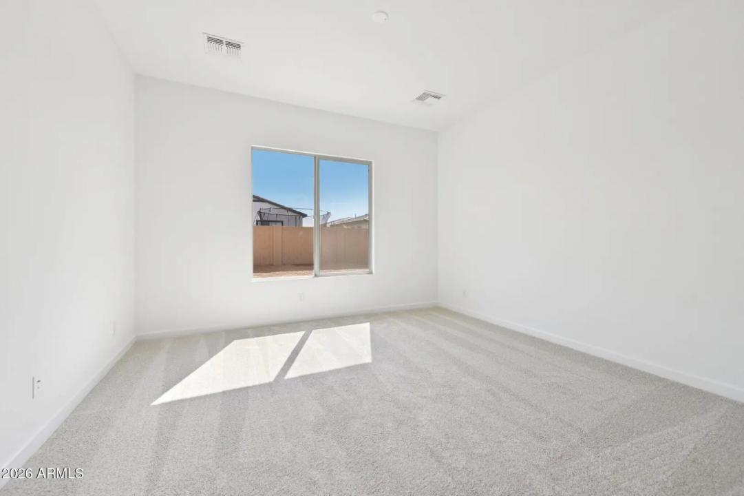 Real Estate Picture 33