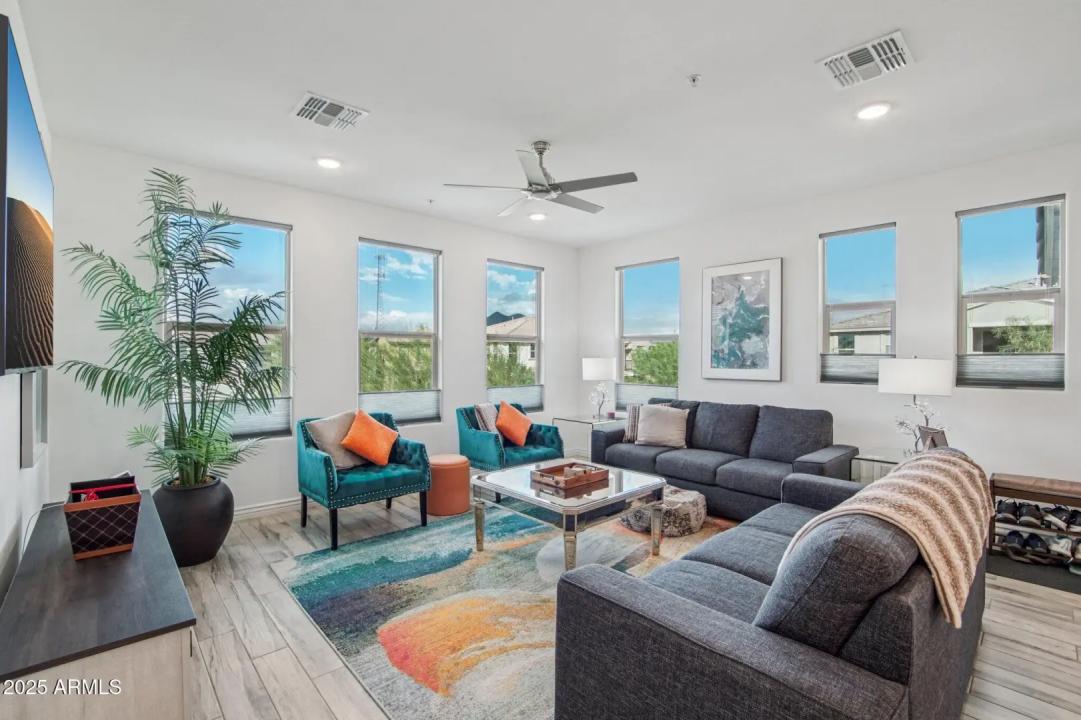 Real Estate Picture 4