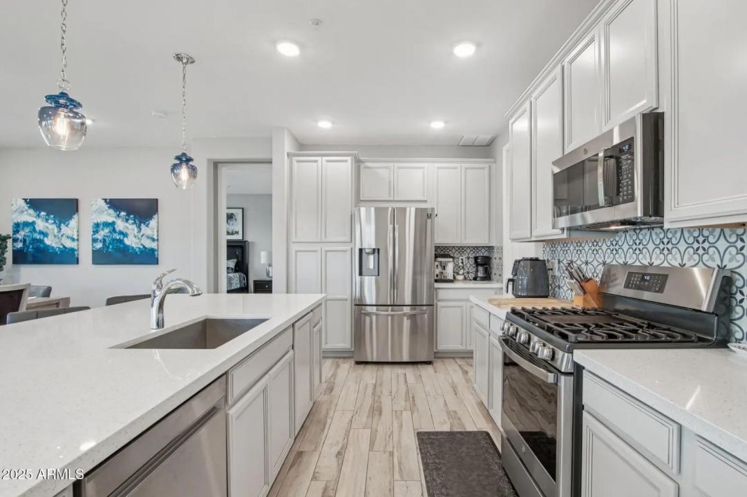 Real Estate Picture 10