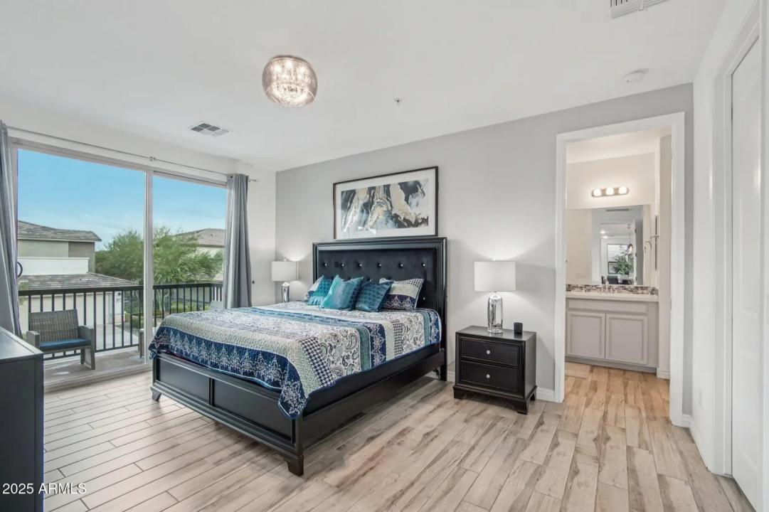 Real Estate Picture 12