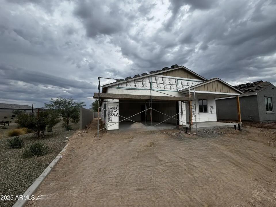 Real Estate Picture 3