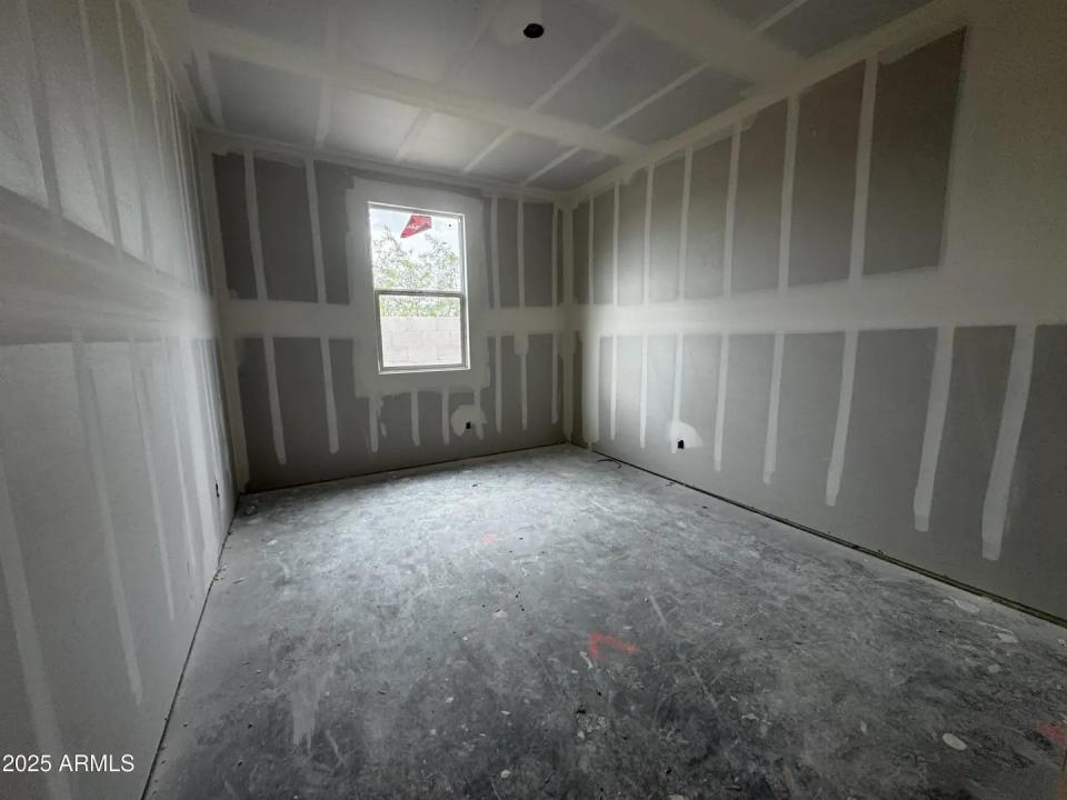 Real Estate Picture 5