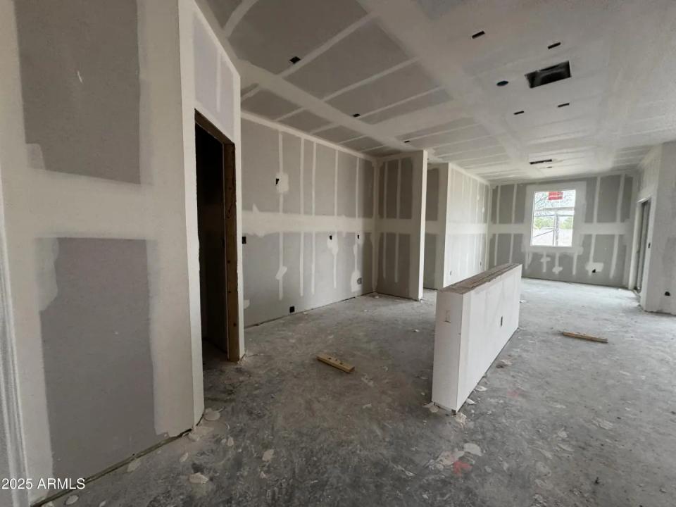 Real Estate Picture 6