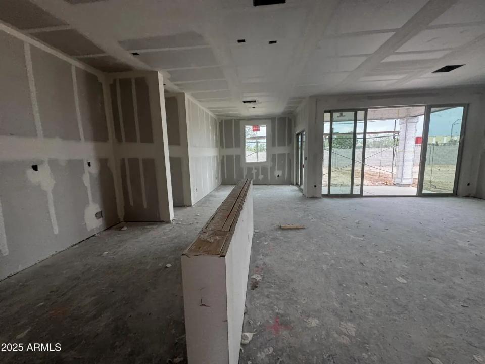 Real Estate Picture 7