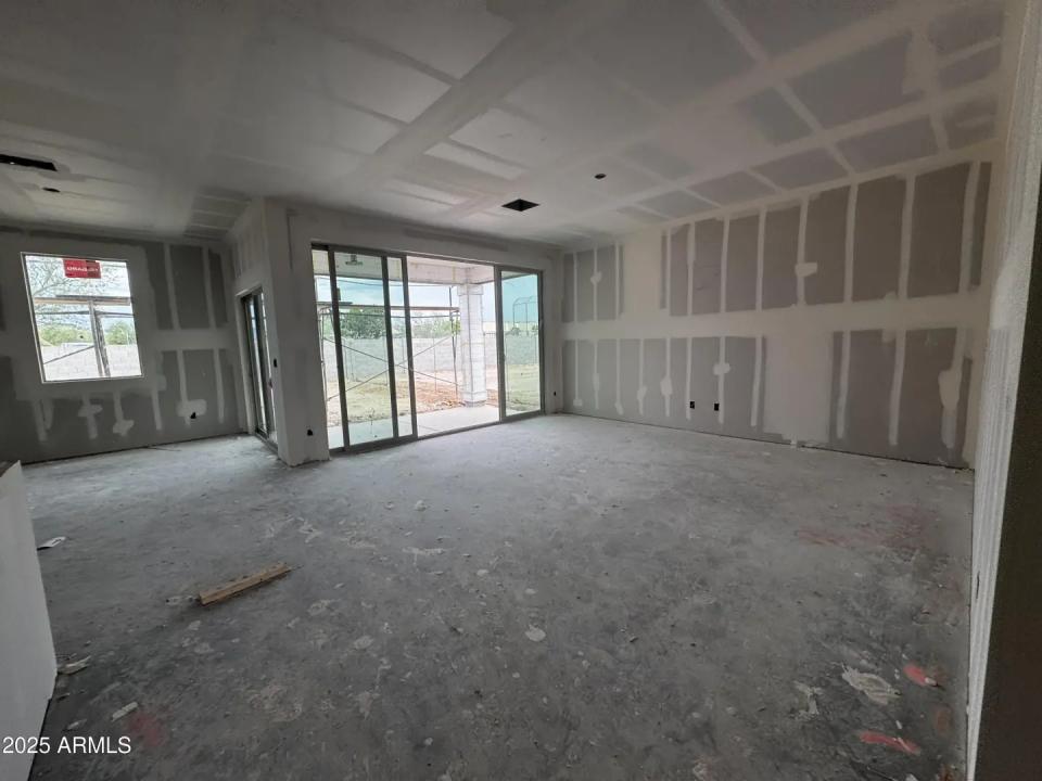Real Estate Picture 8