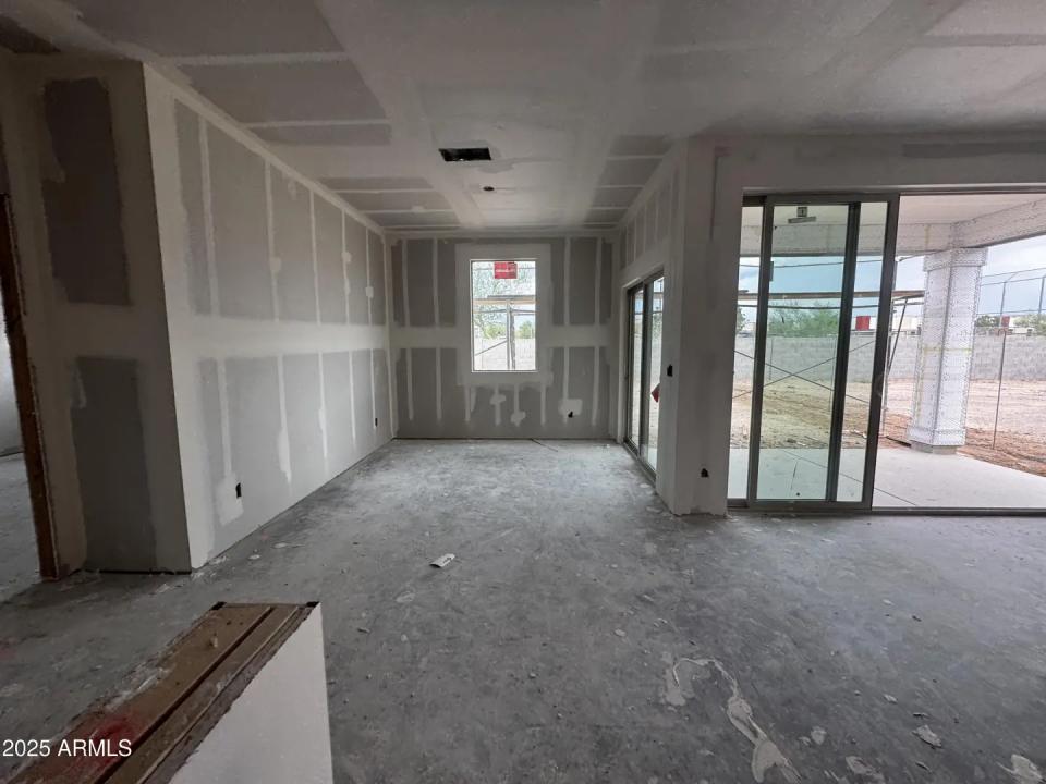 Real Estate Picture 9