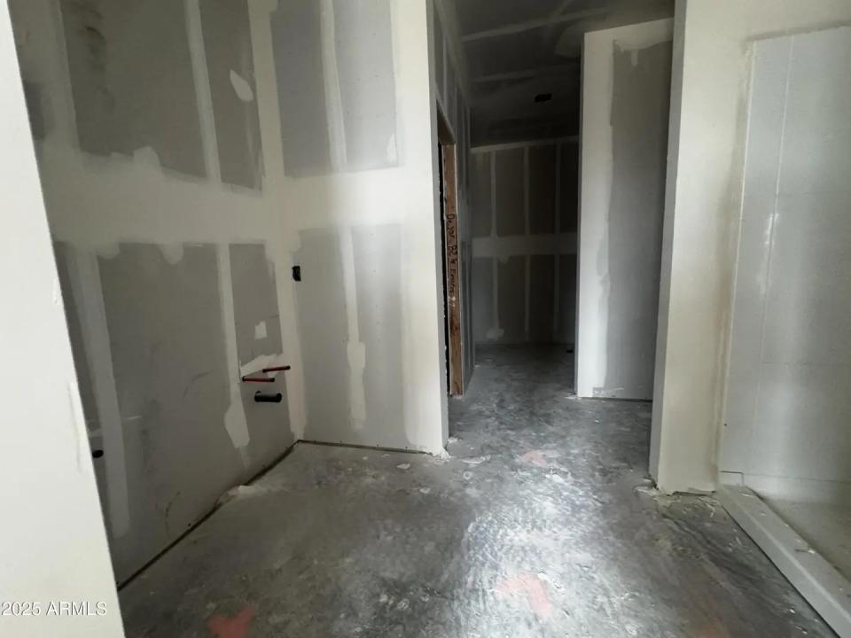 Real Estate Picture 12