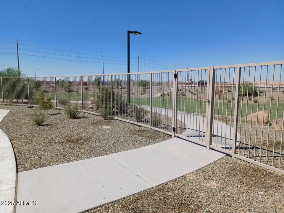 Real Estate Picture 17