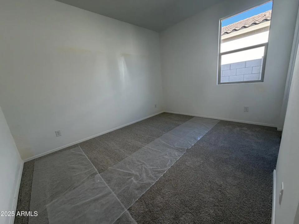 Real Estate Picture 7