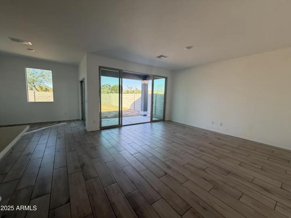 Real Estate Picture 10