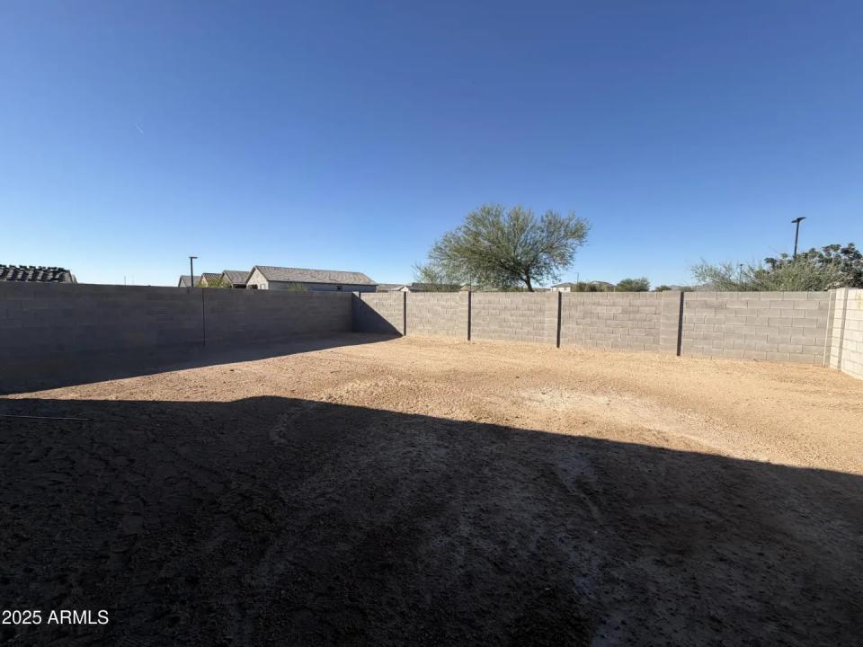 Real Estate Picture 16