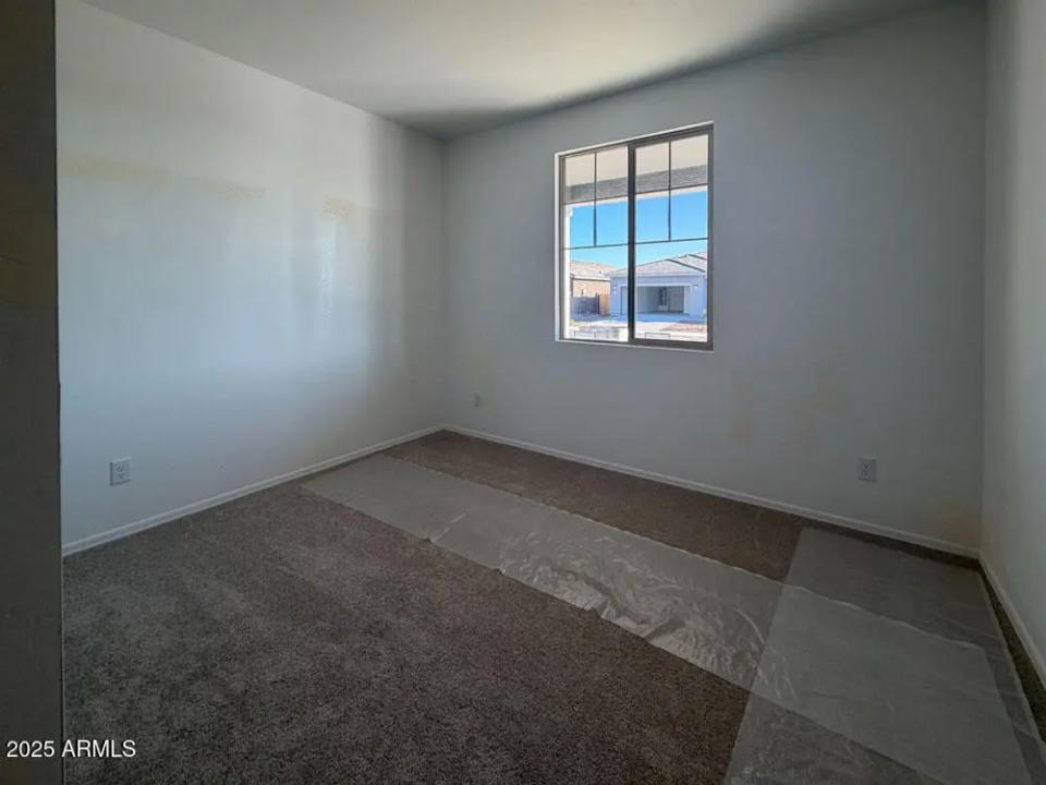 Real Estate Picture 3