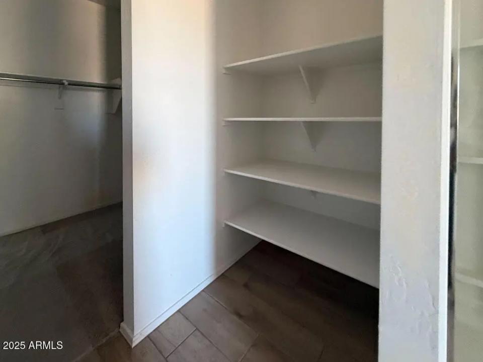 Real Estate Picture 11