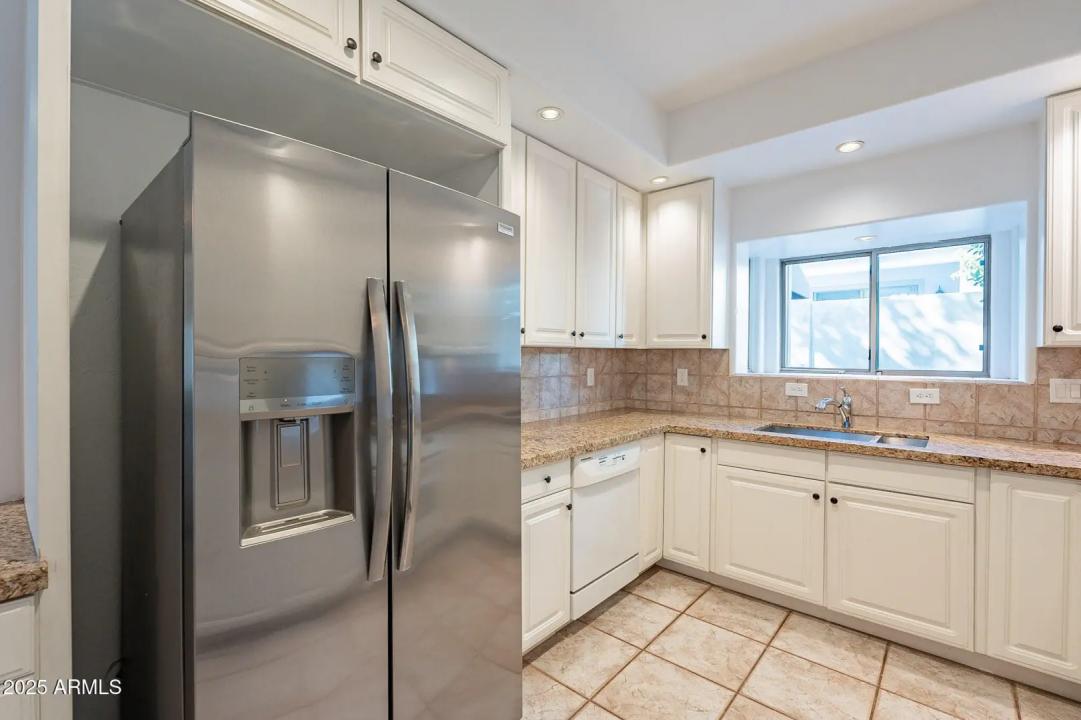 Real Estate Picture 9