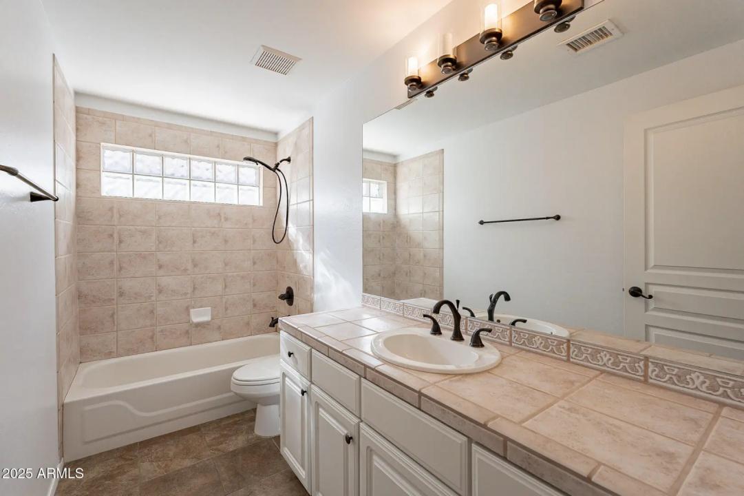 Real Estate Picture 15
