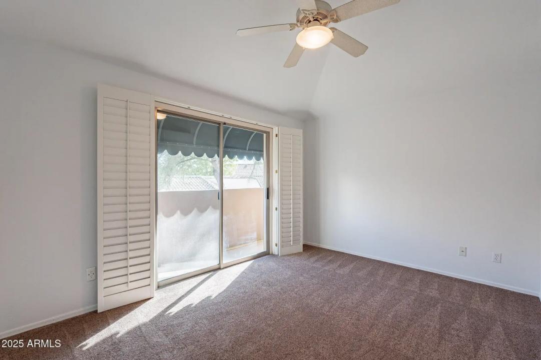 Real Estate Picture 14
